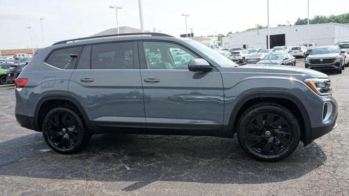 Pure Gray 2026 Volkswagen Atlas 2.0T SE W/TECHNOLOGY