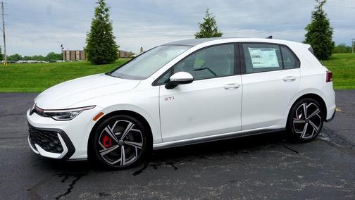 2025 Volkswagen Golf GTI 2.0T SE