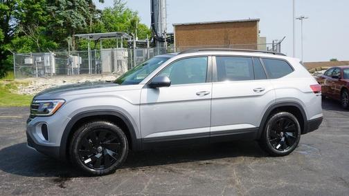 2025 Volkswagen Atlas 2.0T SE