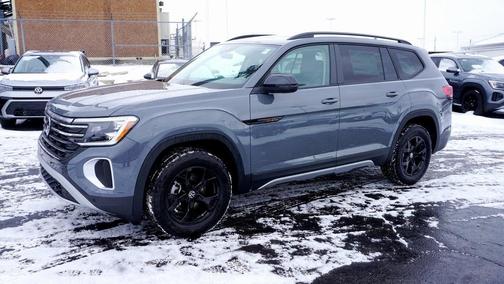 2025 Volkswagen Atlas 2.0T Peak Edition