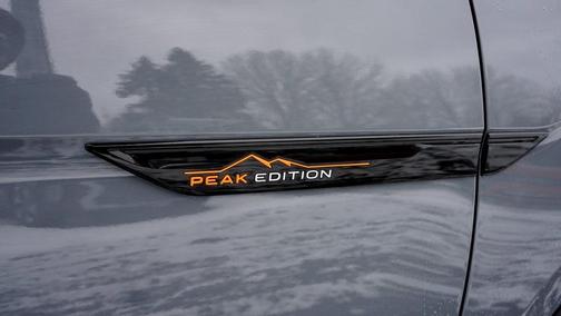 2025 Volkswagen Atlas 2.0T Peak Edition