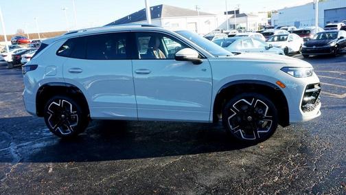 2026 Volkswagen Tiguan 2.0T SEL R-Line