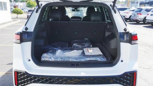 2025 Volkswagen Tiguan 2.0T SE R-Line Black