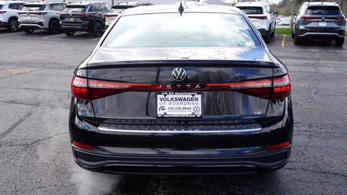 Deep Black Pearl Effect 2026 Volkswagen Jetta 1.5T SE
