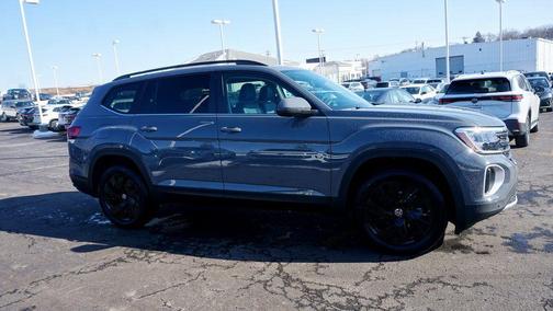 Pure Gray 2026 Volkswagen Atlas 2.0T SE W/TECHNOLOGY