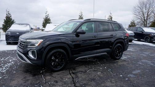 Deep Black Pearl Effect 2026 Volkswagen Atlas 2.0T Peak Edition