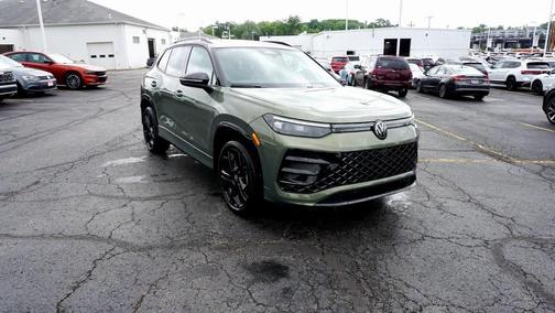 2025 Volkswagen Tiguan 2.0T SE R-Line Black