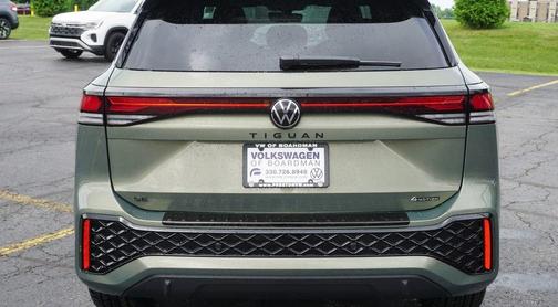 2025 Volkswagen Tiguan 2.0T SE R-Line Black