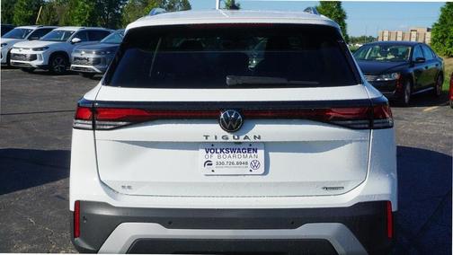 2025 Volkswagen Tiguan 2.0T SE
