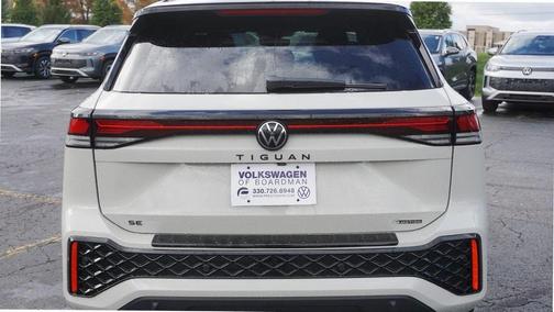 2026 Volkswagen Tiguan 2.0T SE R-Line Black