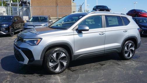 2025 Volkswagen Taos 1.5T SE
