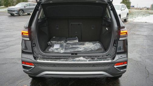 Deep Black Pearl Effect 2026 Volkswagen Taos 1.5T SEL