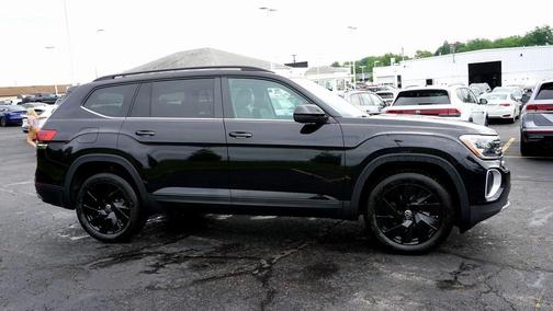 2025 Volkswagen Atlas 2.0T SE