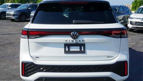 2025 Volkswagen Tiguan 2.0T SE R-Line Black