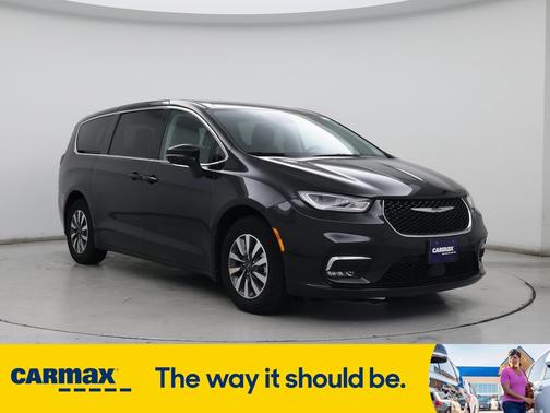 2022 Chrysler Pacifica Hybrid Touring L