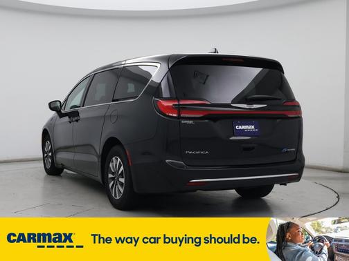2022 Chrysler Pacifica Hybrid Touring L
