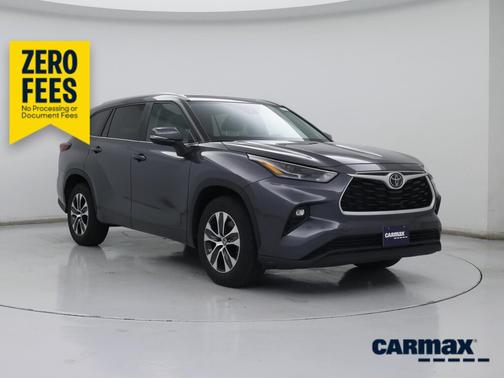 Gray 2024 Toyota Highlander XLE