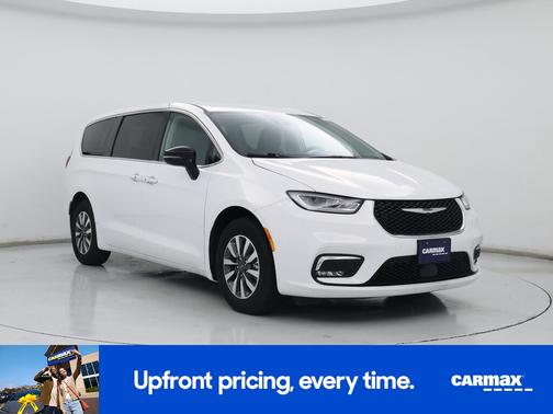 White 2024 Chrysler Pacifica Hybrid Select