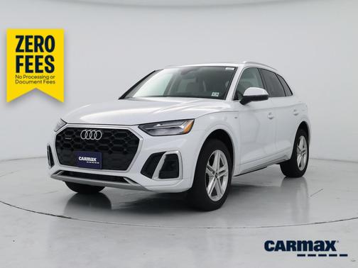 White 2024 Audi Q5 S-Line Premium