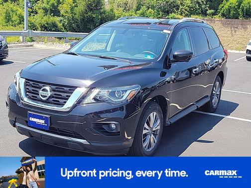Black 2020 Nissan Pathfinder SL