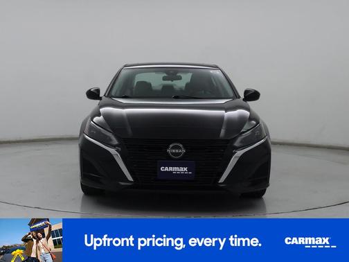 Black 2023 Nissan Altima SV