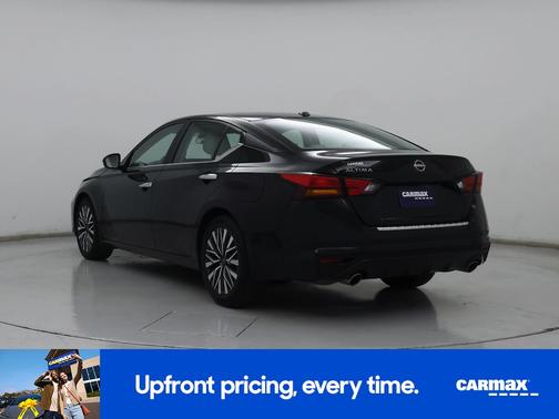 Black 2023 Nissan Altima SV