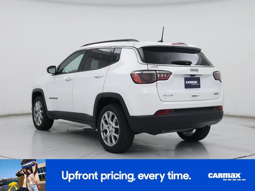 White 2023 Jeep Compass Latitude Lux