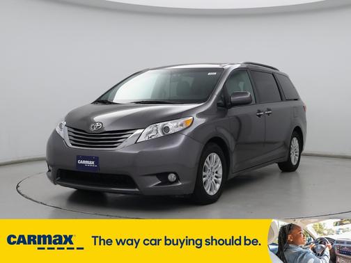 2017 Toyota Sienna XLE  Auto Access Seat