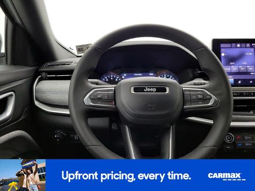 White 2023 Jeep Compass Latitude