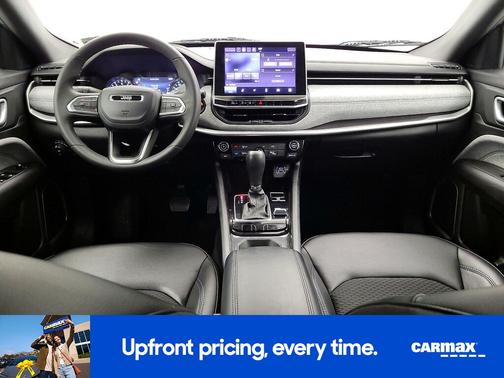 White 2023 Jeep Compass Latitude