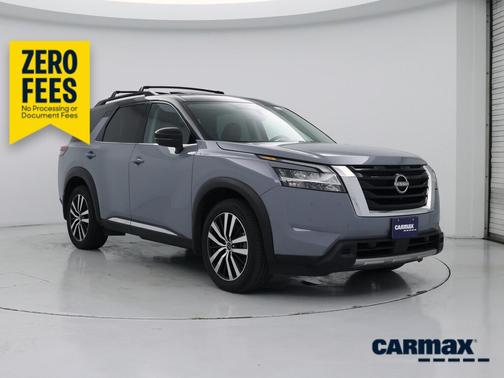 Gray 2023 Nissan Pathfinder Platinum