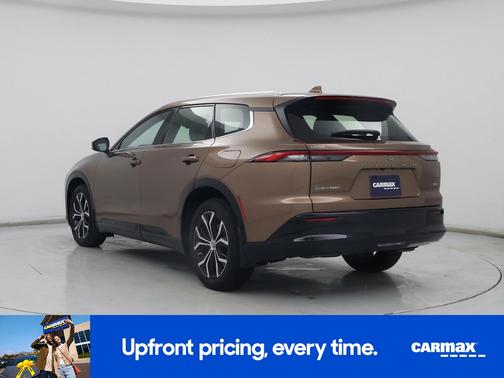 2025 Toyota Crown Signia XLE