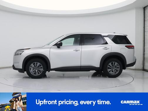 2025 Nissan Pathfinder S