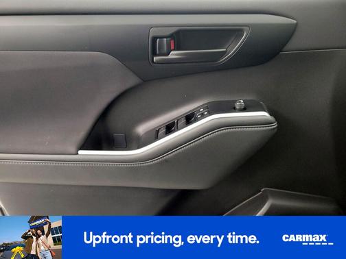 2025 Toyota Highlander LE