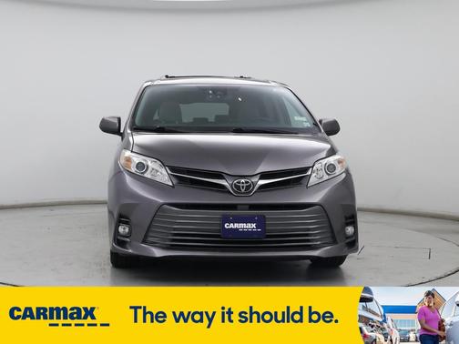 2018 Toyota Sienna XLE