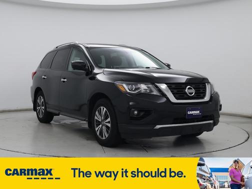 2017 Nissan Pathfinder SL