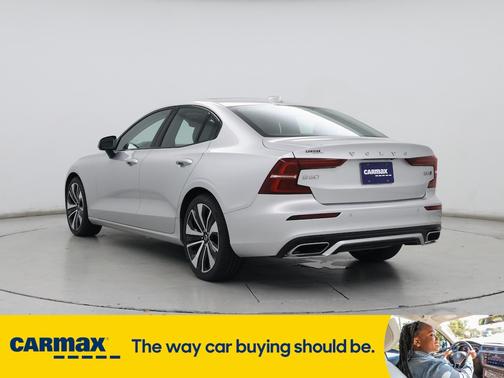 2022 Volvo S60 B5 Momentum