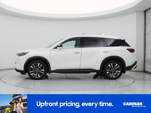 White 2023 INFINITI QX60 Luxe