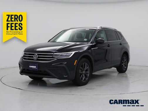 Black 2023 Volkswagen Tiguan SE