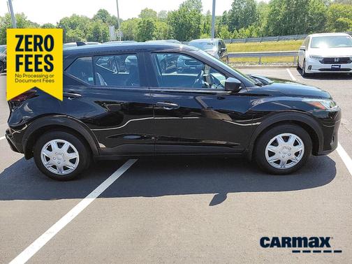 Black 2023 Nissan Kicks S