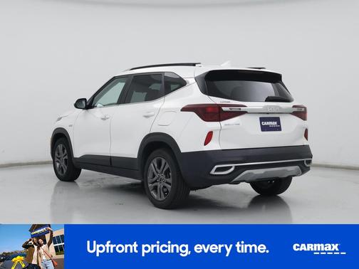 White 2022 Kia Seltos S