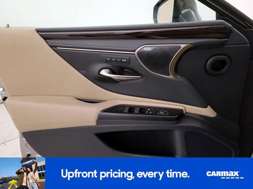 2019 Lexus ES 300h Ultra Luxury