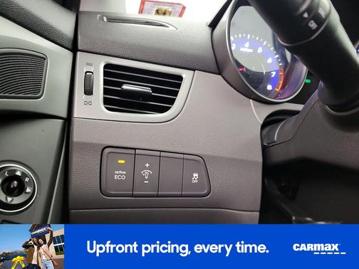Silver 2014 Hyundai ELANTRA SE