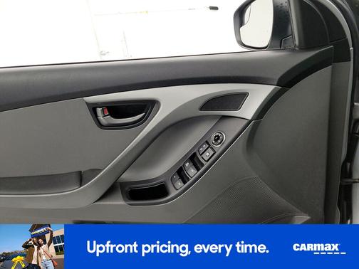 Silver 2014 Hyundai ELANTRA SE