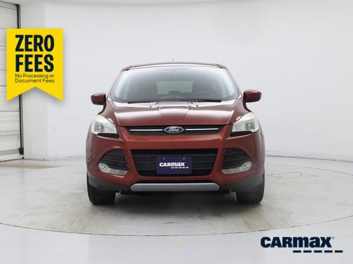 Red 2014 Ford Escape SE
