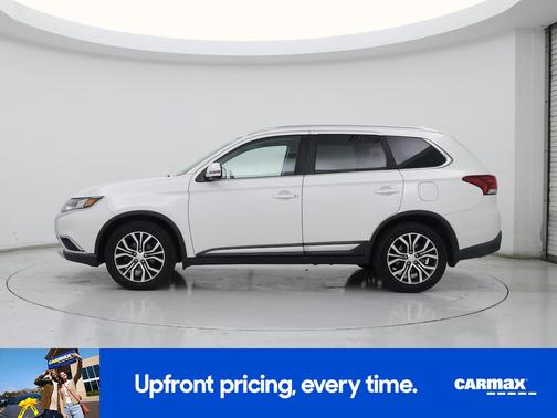 White 2018 Mitsubishi Outlander SEL