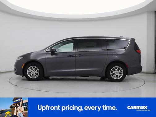 Gray 2023 Chrysler Pacifica Touring L