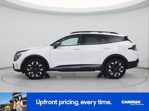 White 2023 Kia Sportage X-Line