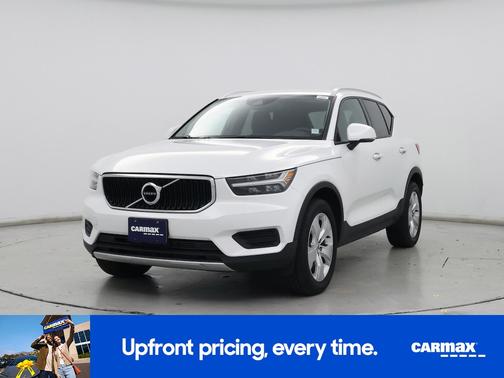 2022 Volvo XC40 T5 Momentum