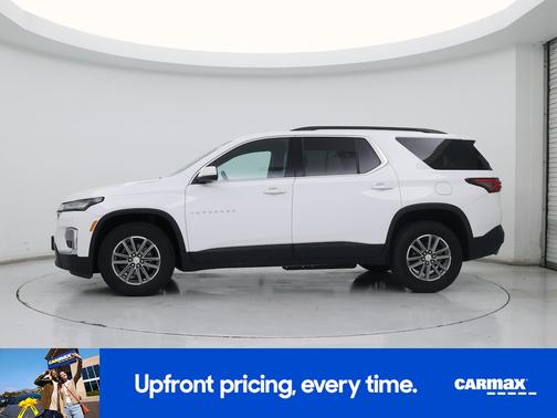 White 2022 Chevrolet Traverse LT Cloth